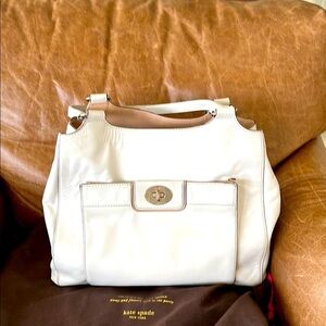 Kate Spade White Shoulder Bag with Sleek Design